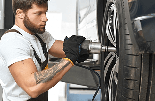 24/7 Emergency Tyre Change